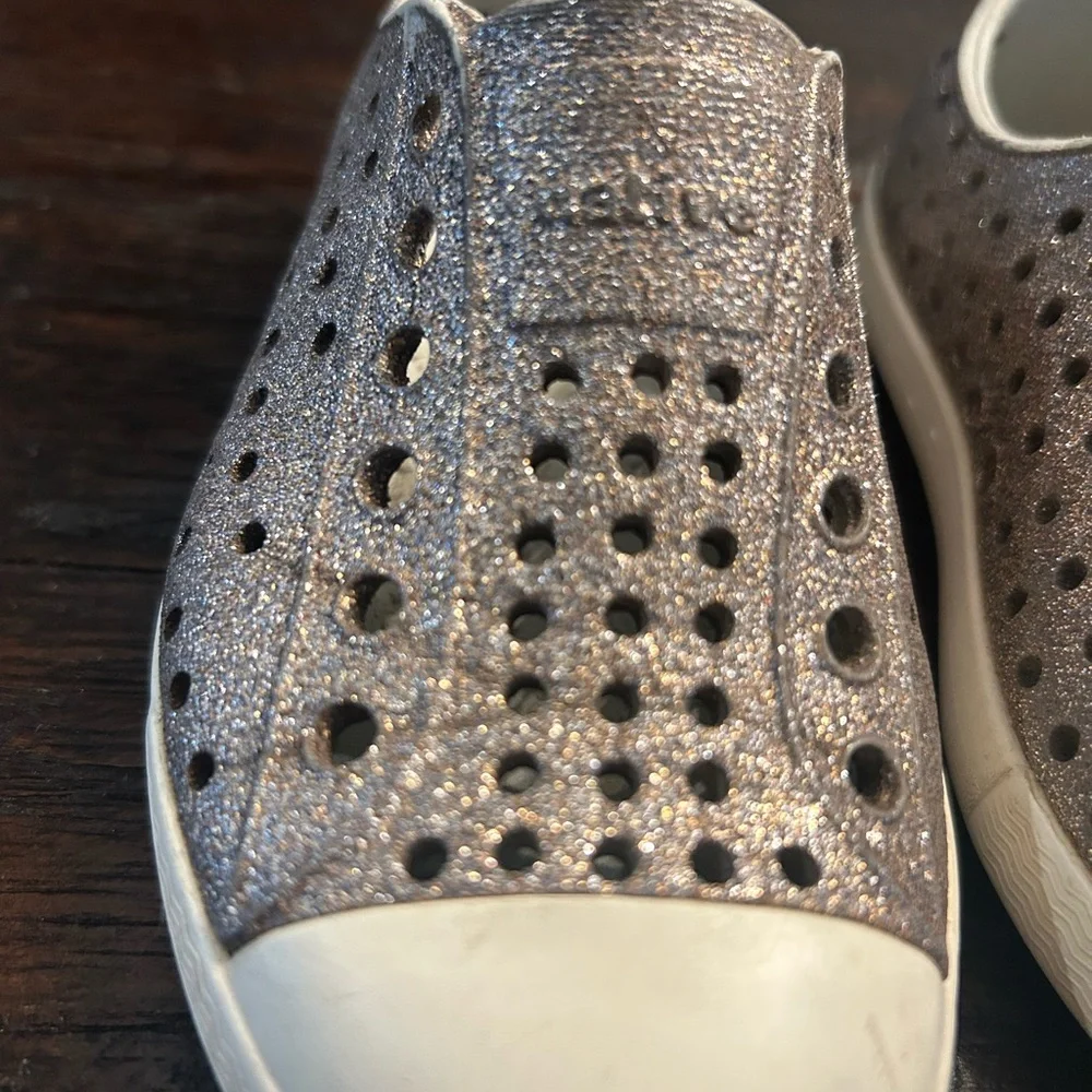 Native Kids Water Shoes in Sparkly Metal Bling/ Shell White